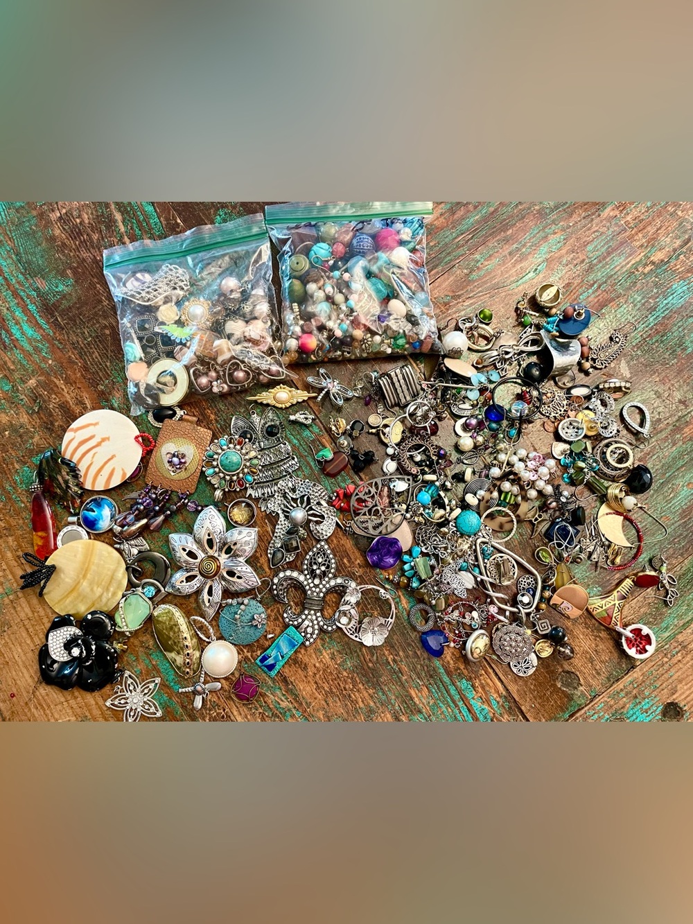 3 Lbs Mixed Jewelry Charms, Beads, Crafts Jewelry Making *Vintage